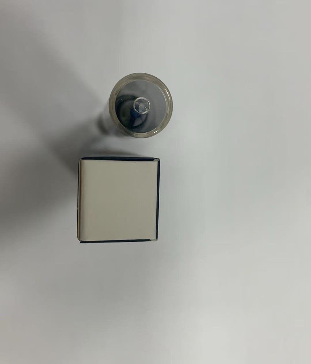 560639831