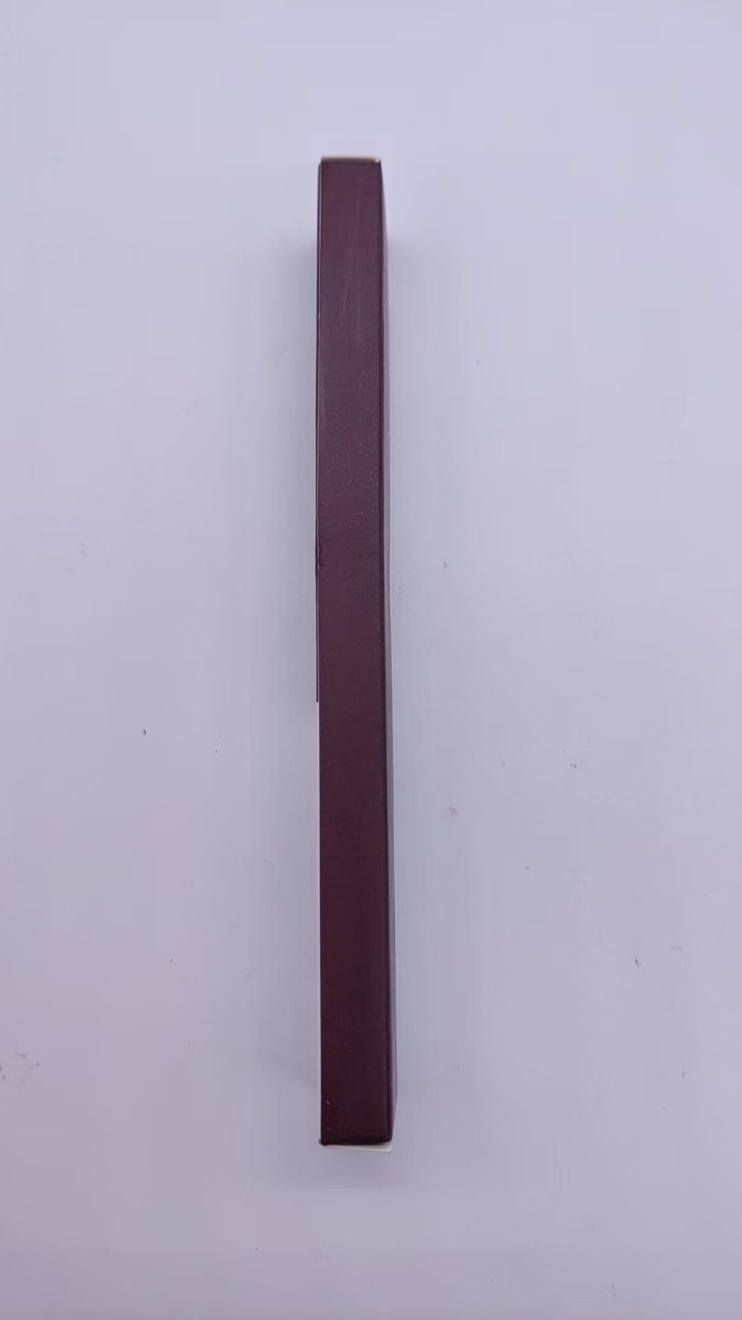560640201